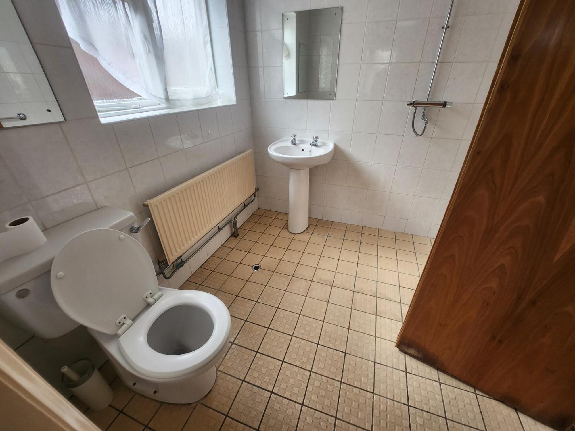 Queens Guest House Бийстън Екстериор снимка